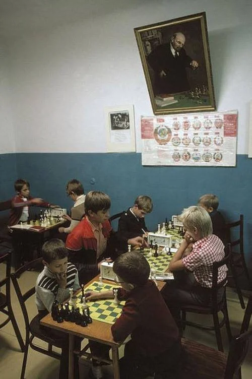 "Chess tournament in Yalta", photo by Bruno Barbey, 1988.
