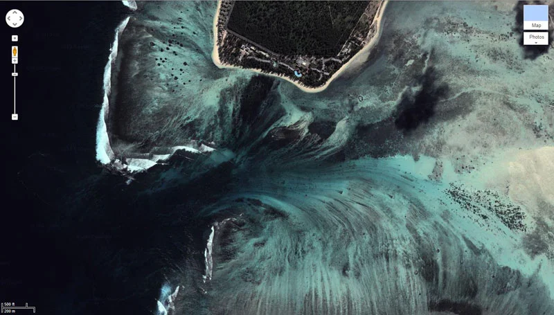 The Underwater Waterfall of Mauritius 2.jpg