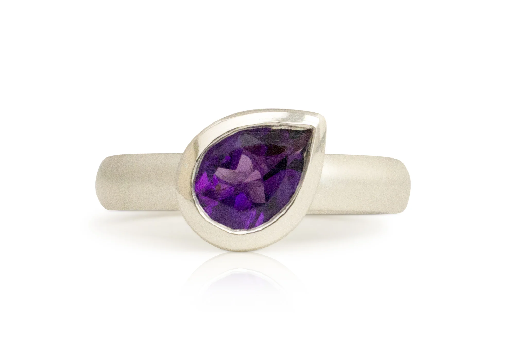 Pear amethyst silver ring DSC01194.jpg