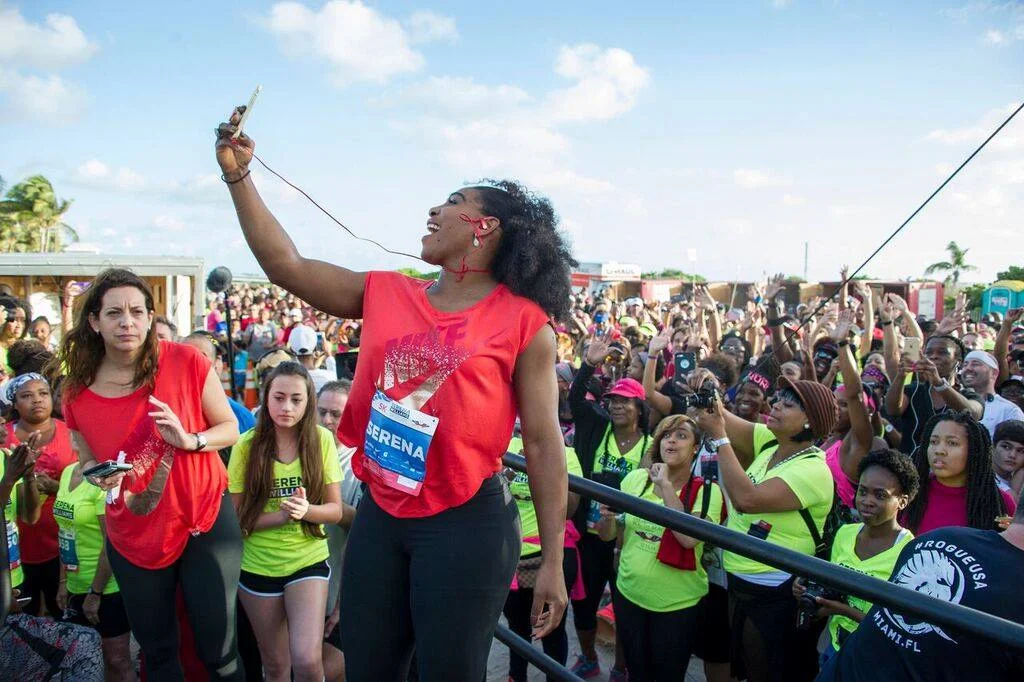 Serena and Crowd.jpg