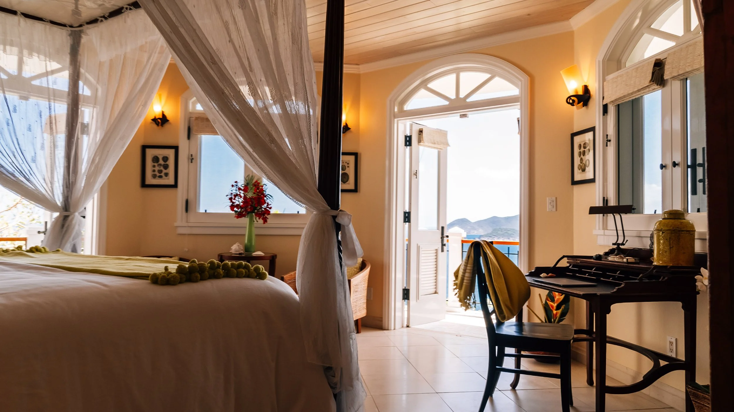 Hawksview estate_Lower master bedroom 2.jpg