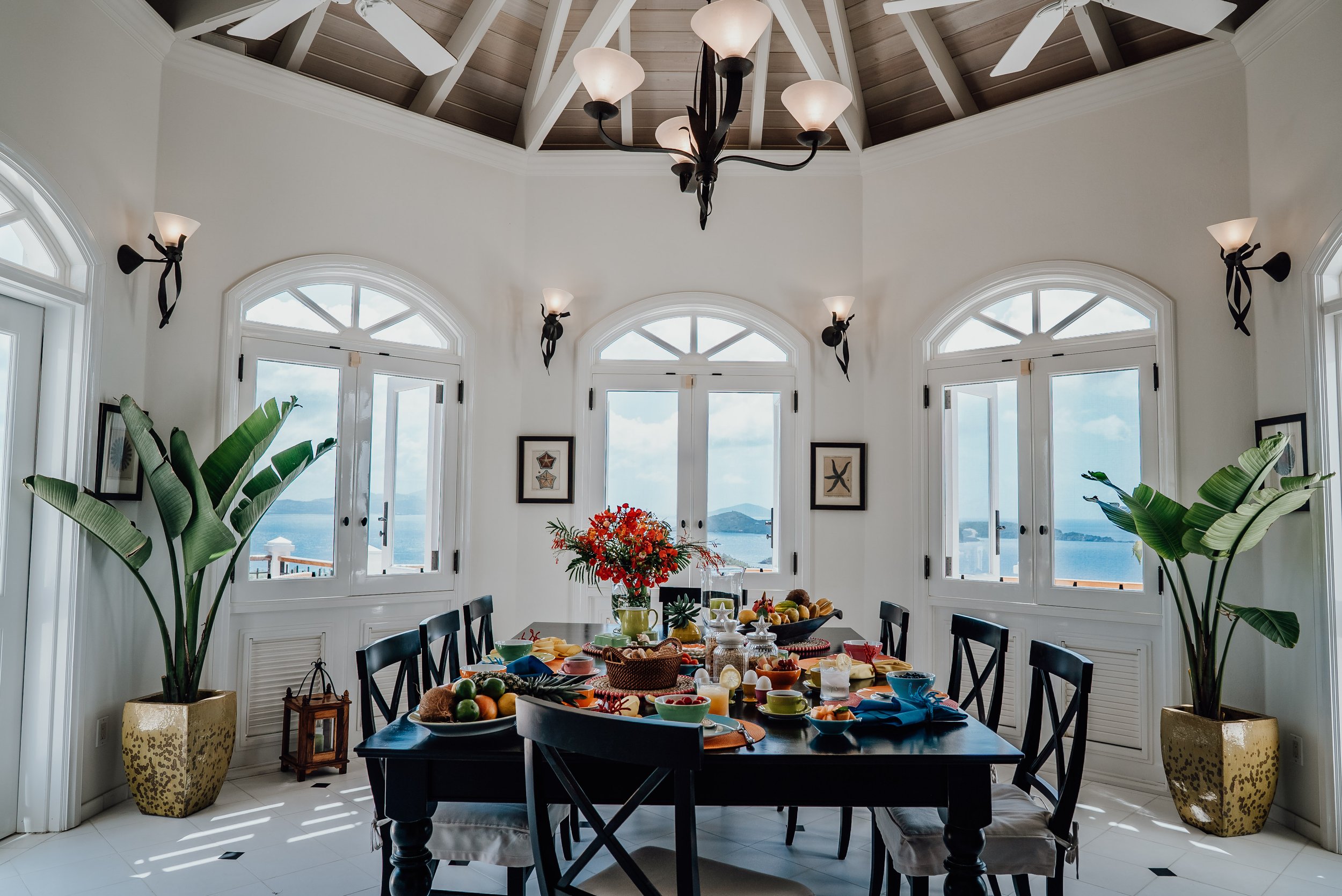 Hawksview estate_Set breaksfast table.jpg