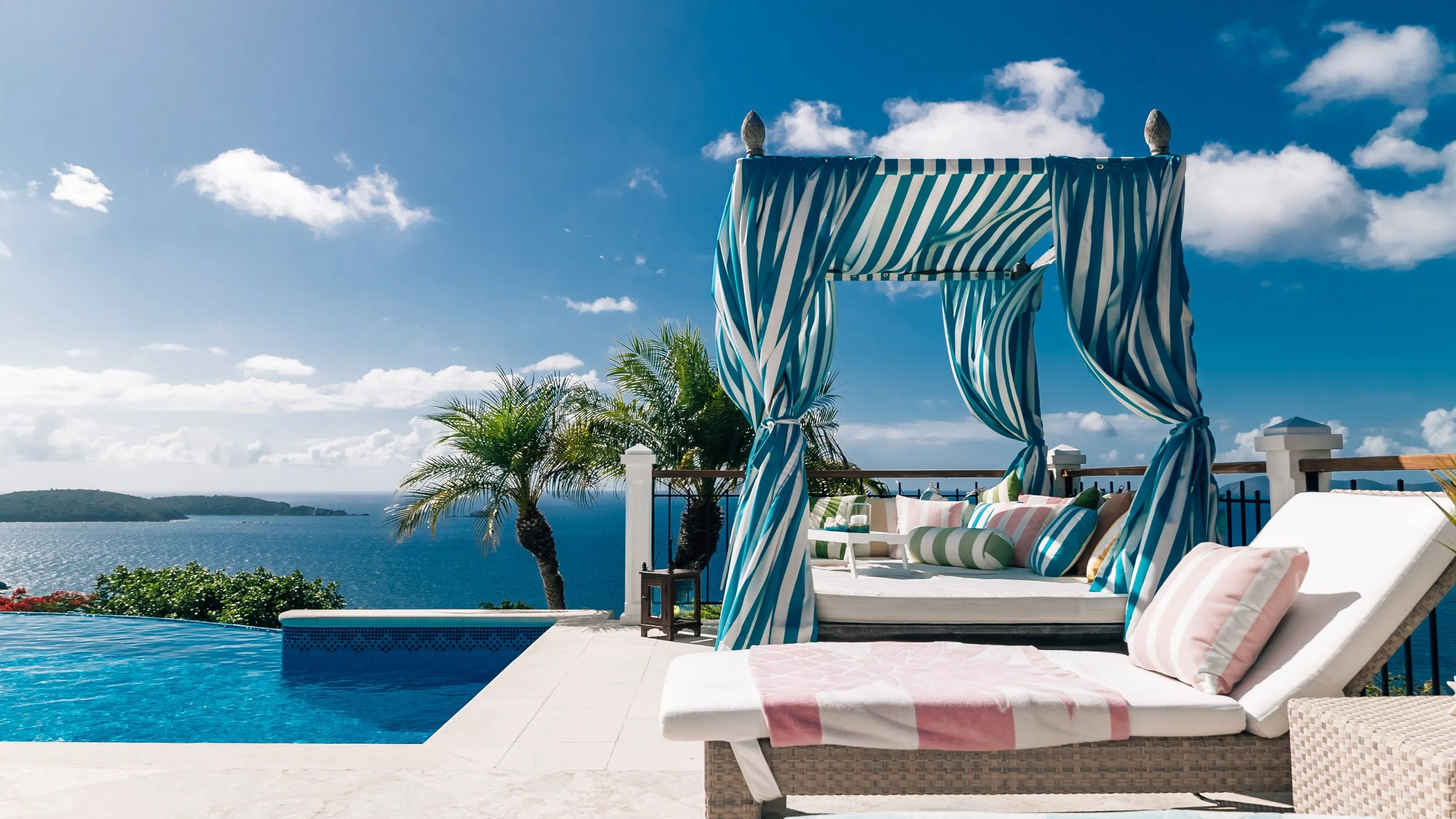 Hawksview estate_Sundeck with daybed.jpg