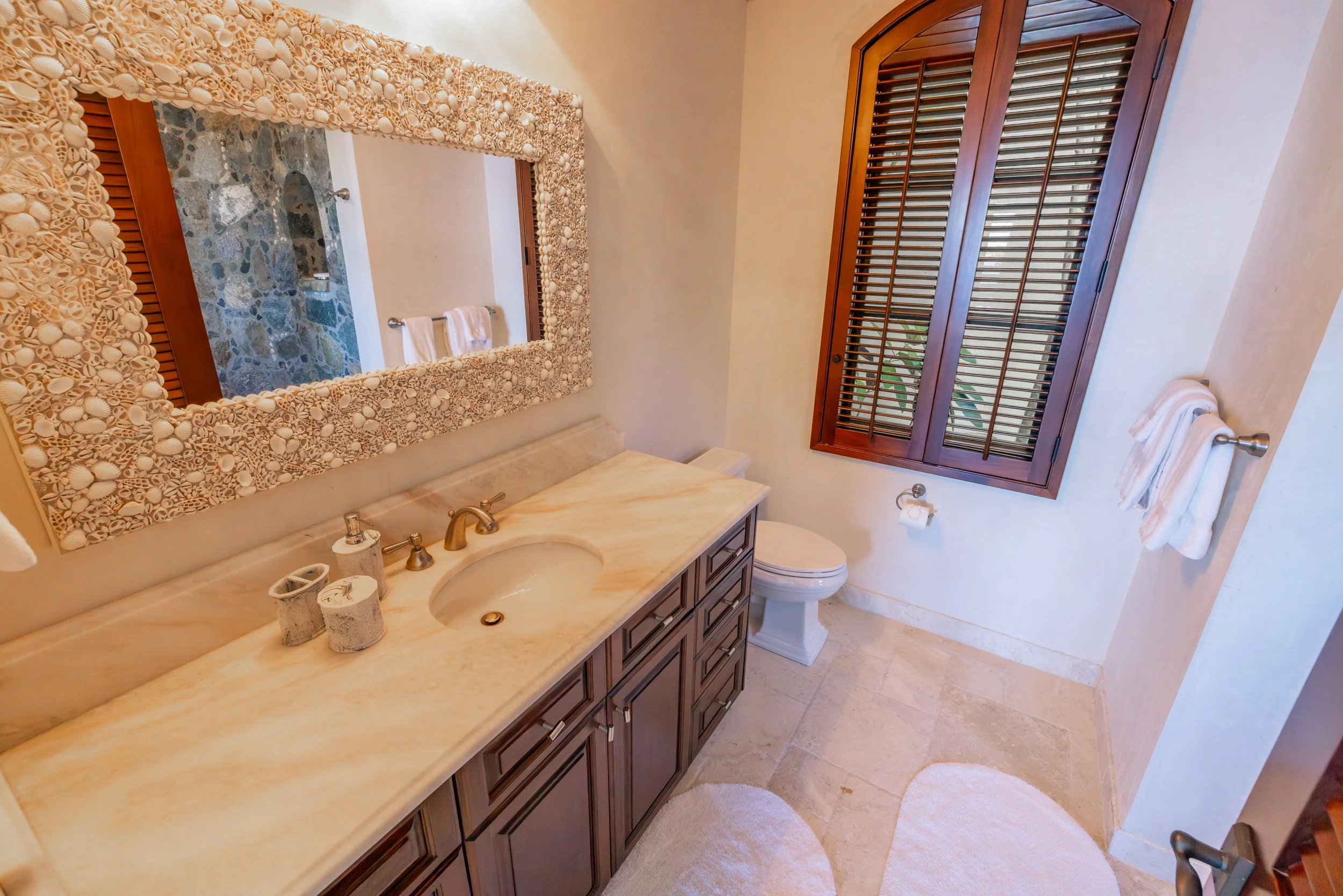 King bedroom en-suite bathroom