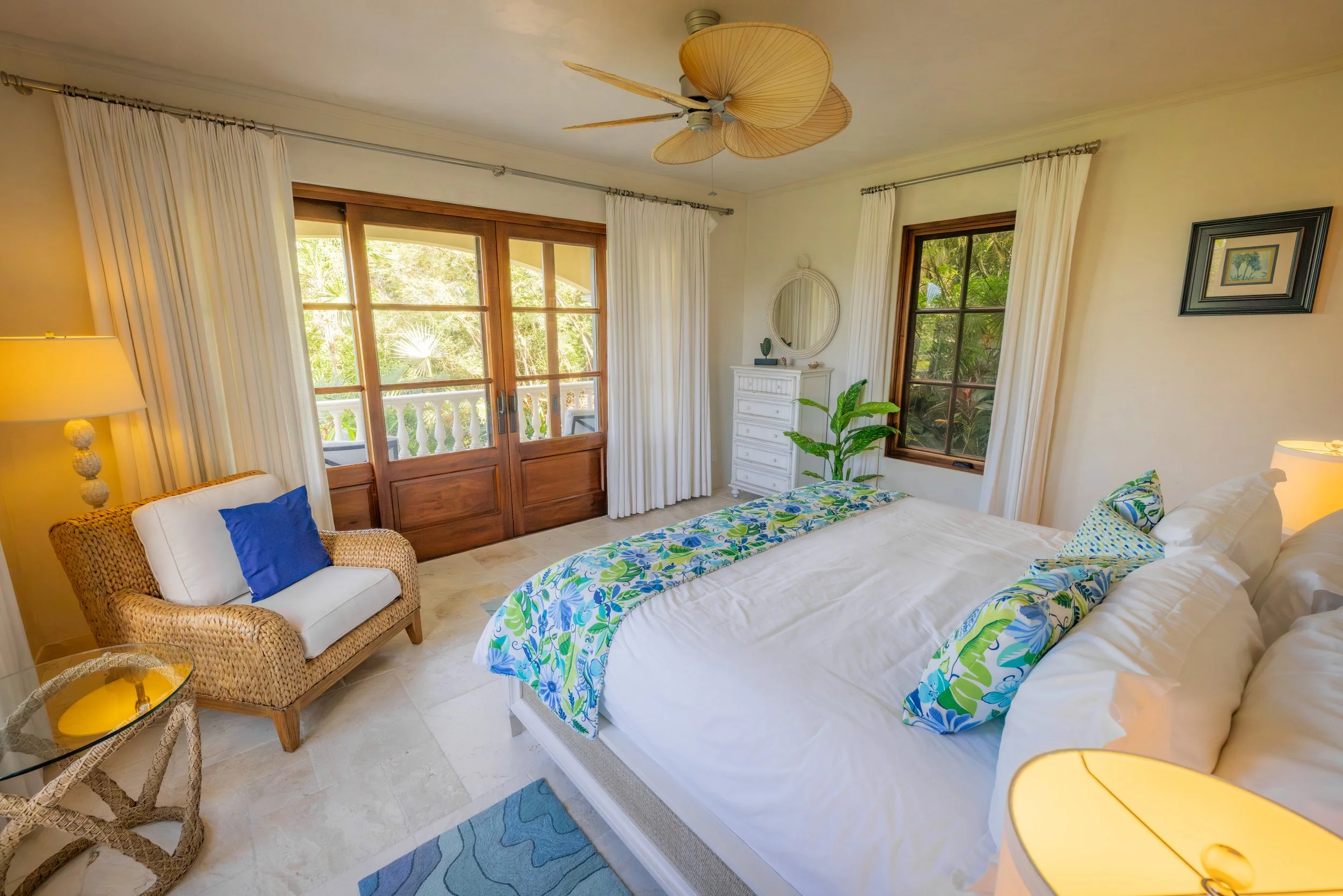 King suite in Villa Insatiable with views you cannot get enough of