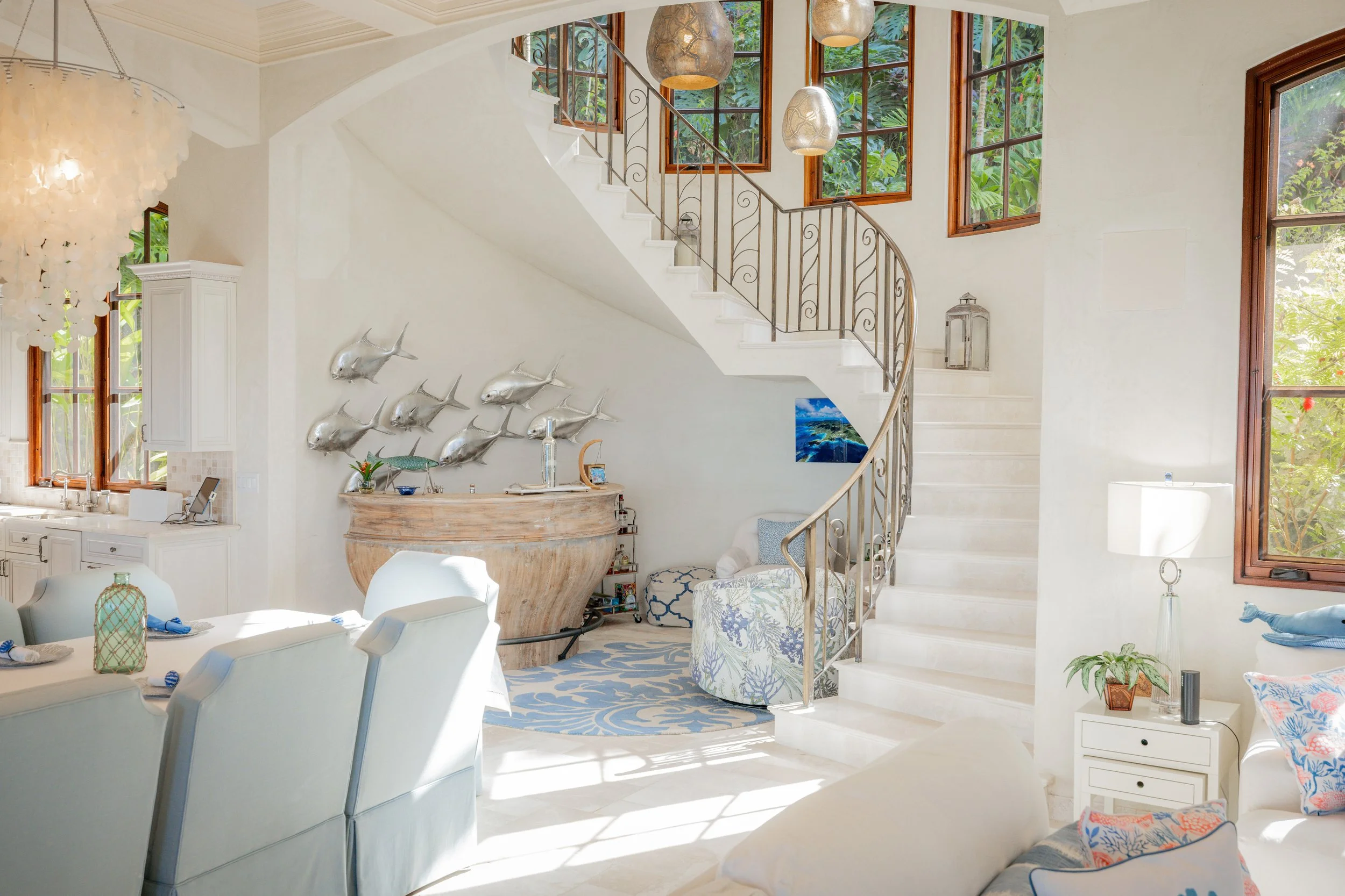 Spiral staircase to upper level