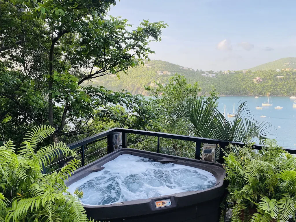 poolandoutdoorhottub.webp
