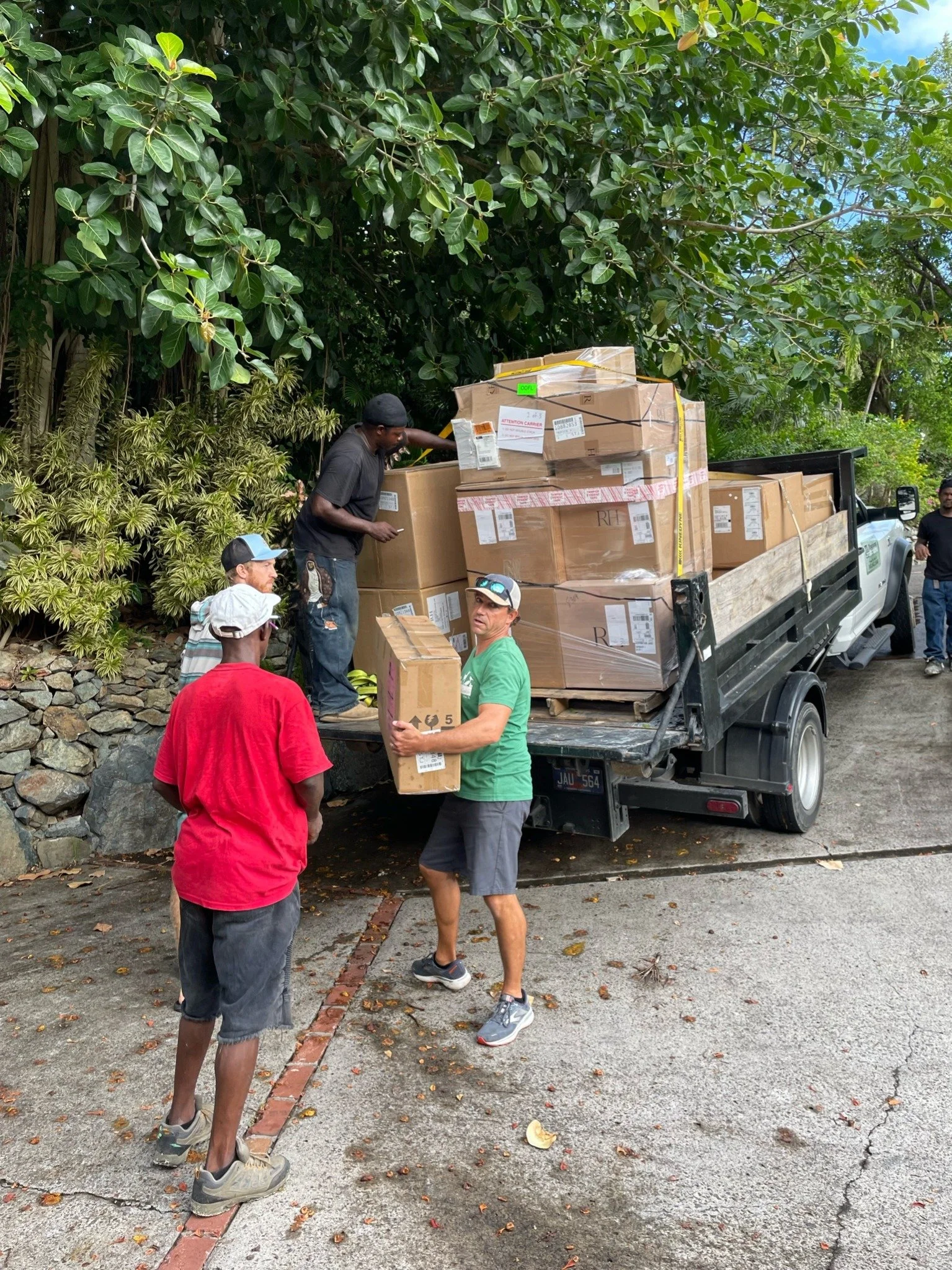 2b-peter-bay-delivery-03.jpg