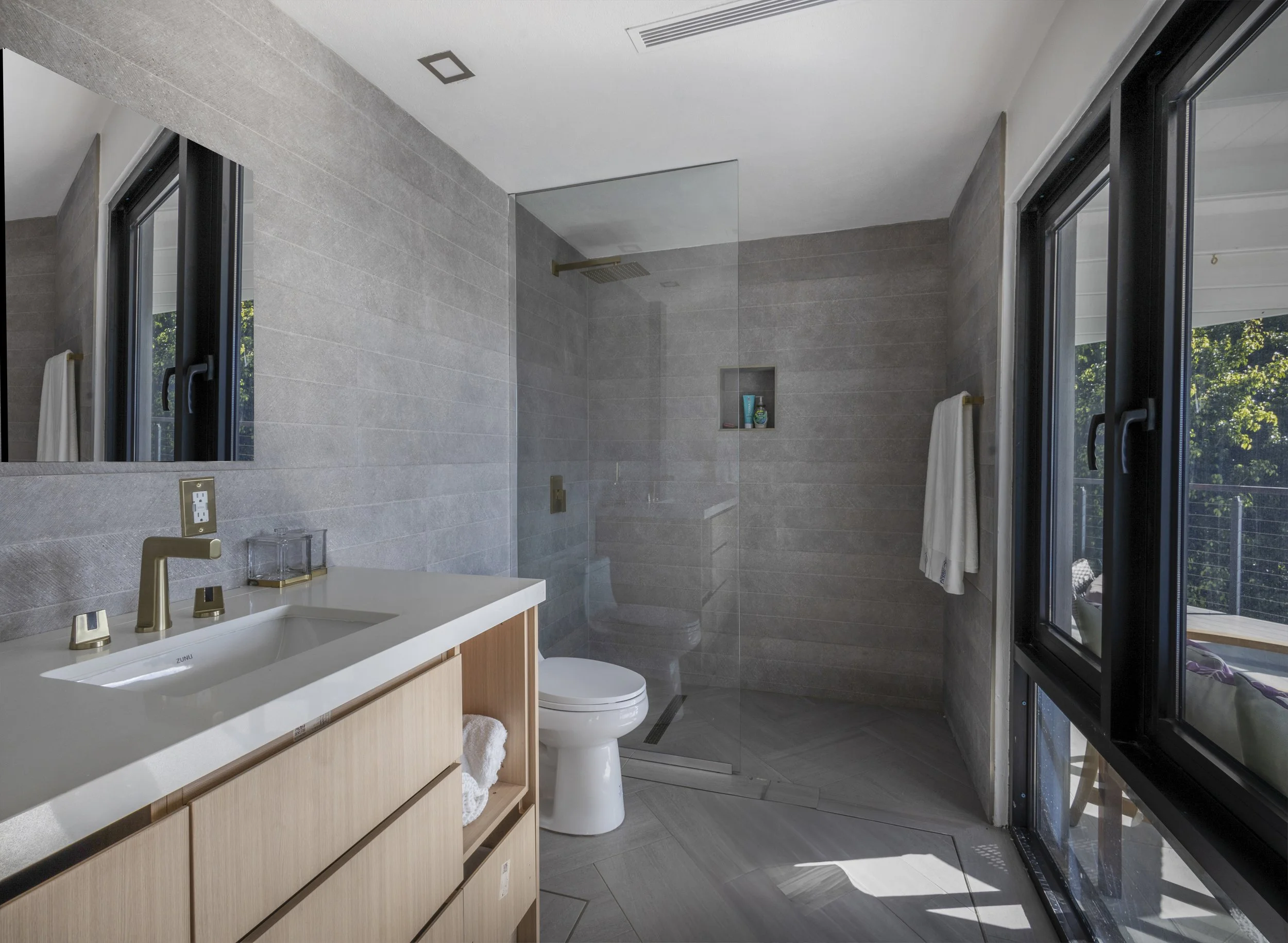 Bathroom 4.jpg
