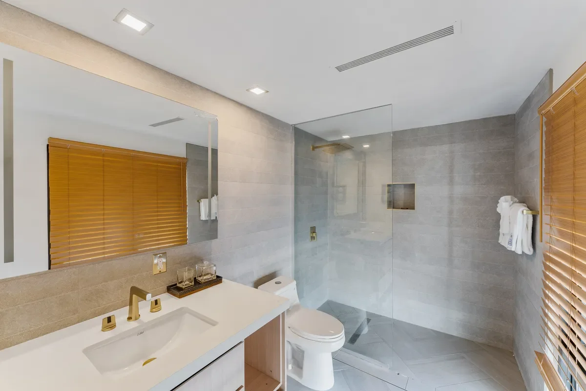 Bathroom 4a.webp