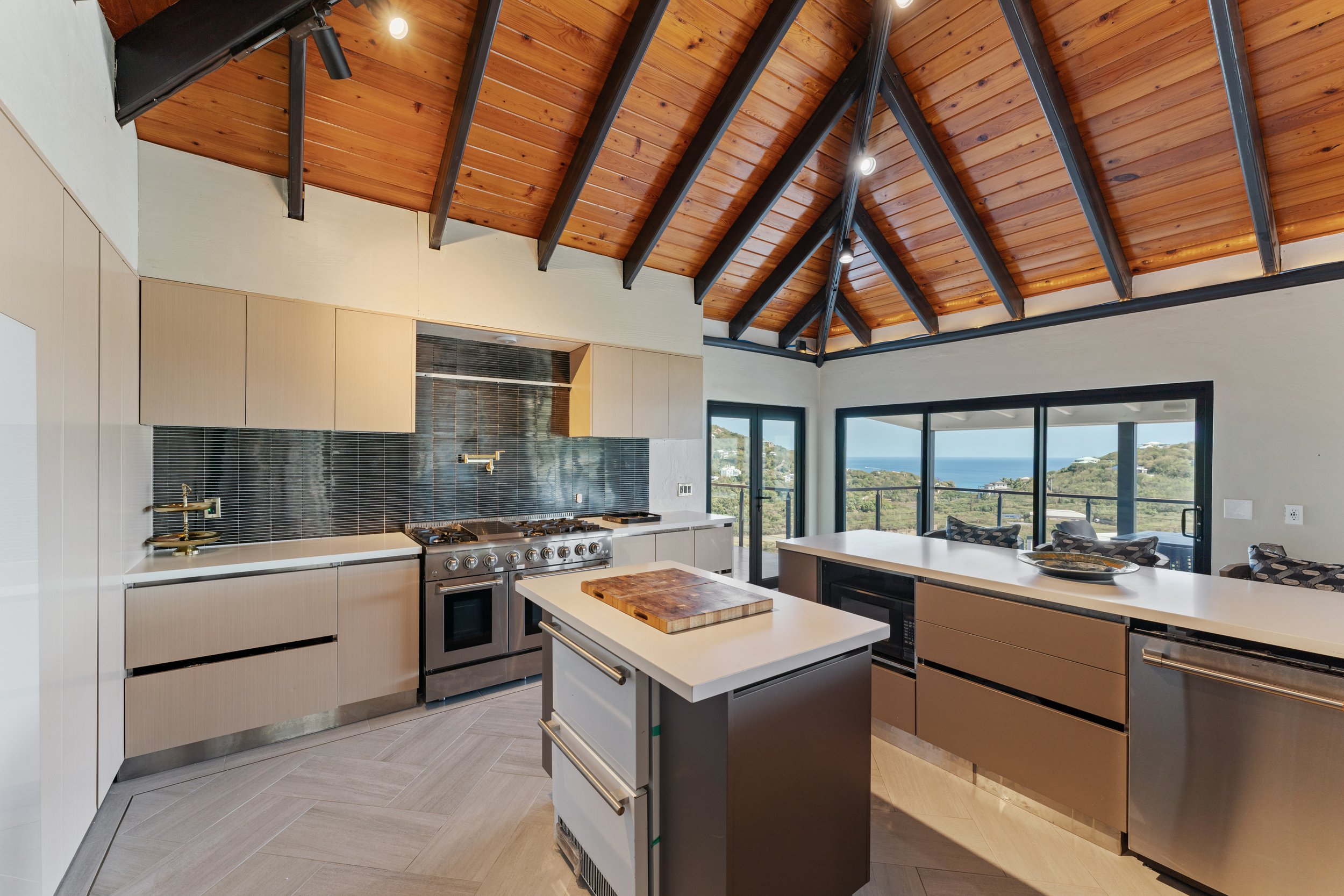 kitchen 2.jpg