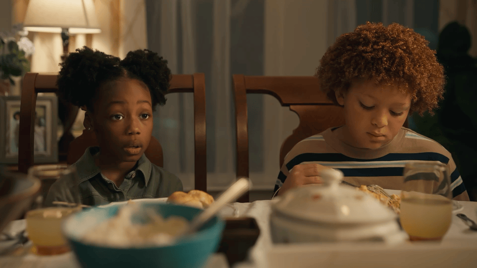 FAMILY DINNER_15_Conform_Digital.gif