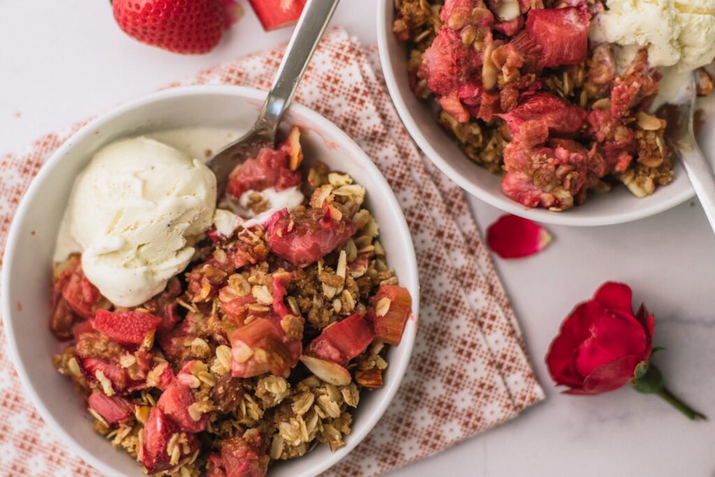 Strawberry Rhubarb Rose Crisp