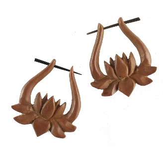 Wooden earrings made in Indonesia by Garuda