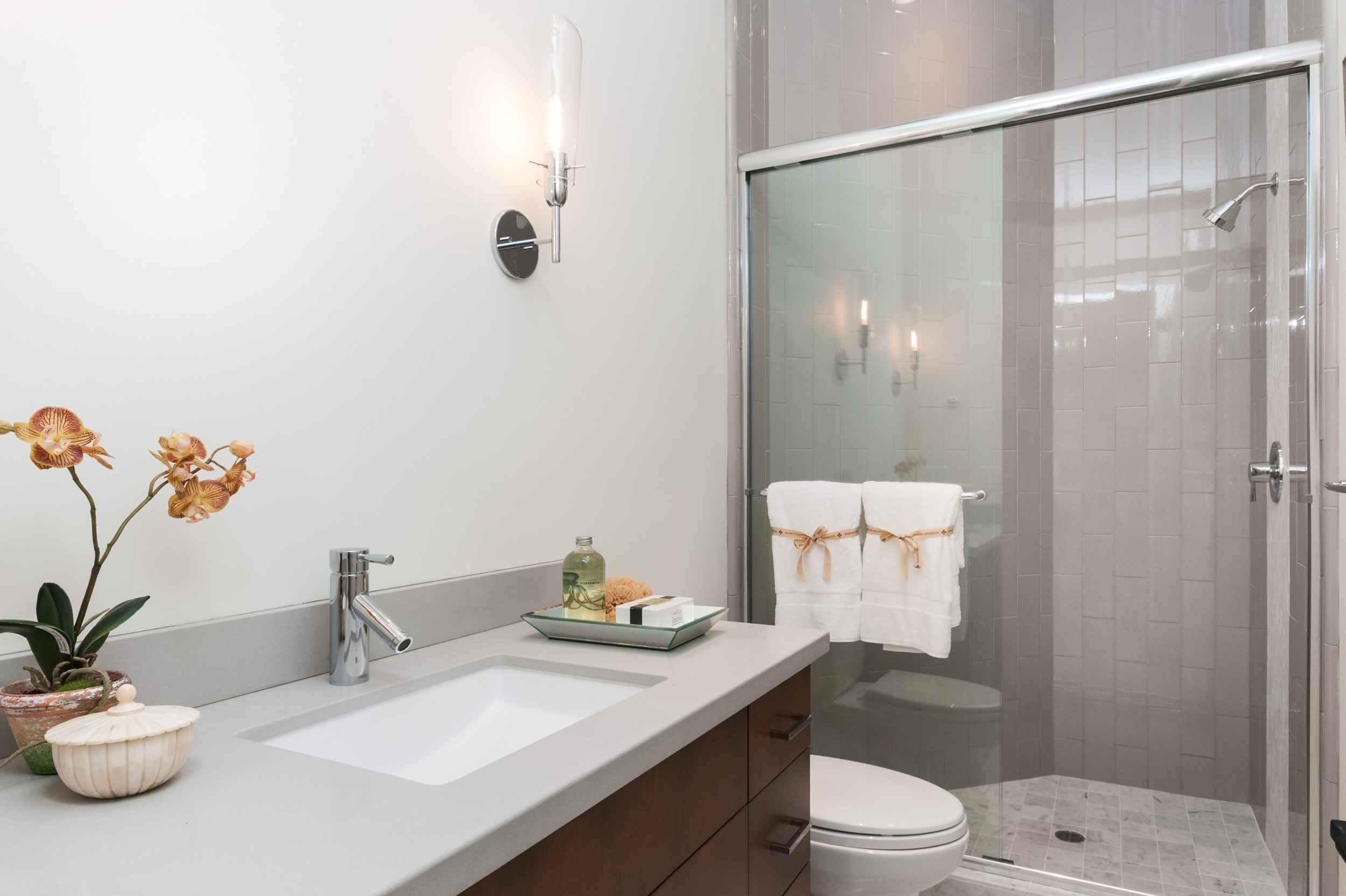 20Geary23_Bath...jpg