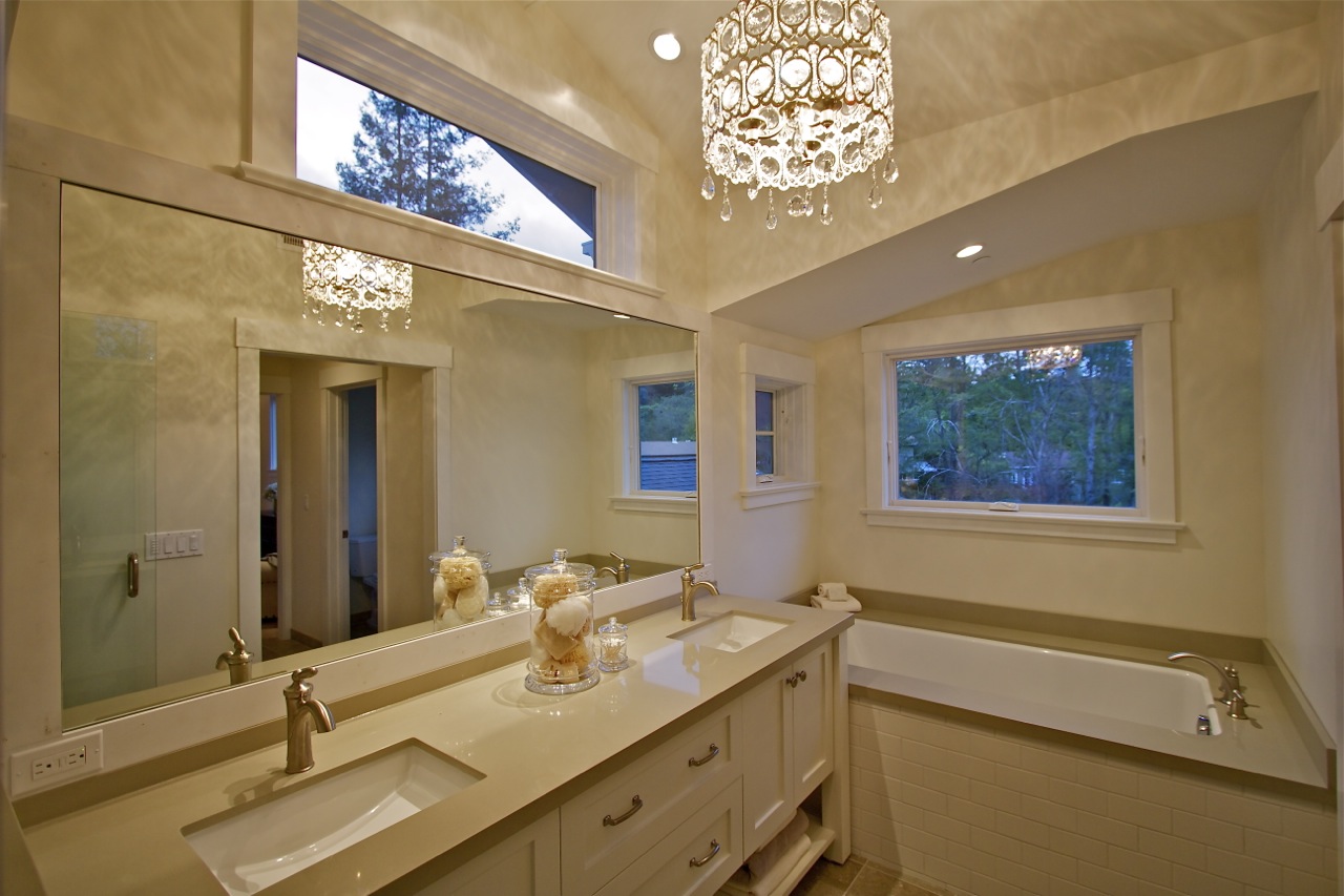 16-Master Bath.jpg