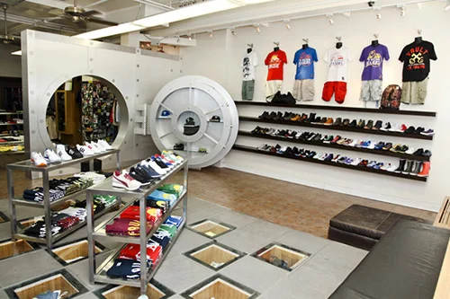 THE VAULT 2498 Frederick Douglass Blvd, New York, NY 10030 (631) 969-1000