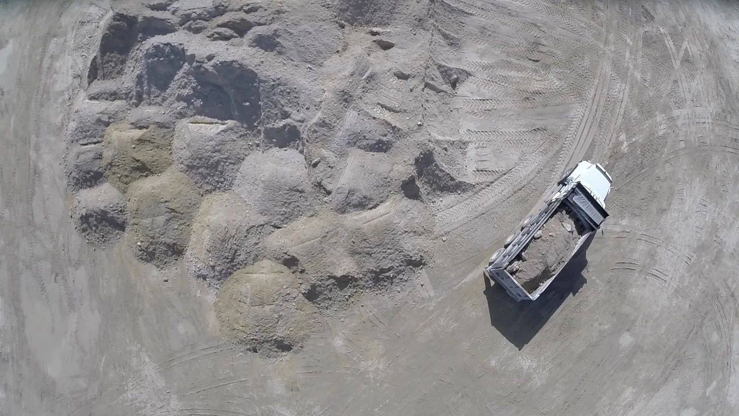 Aerial+Photography-dumptruck.jpg