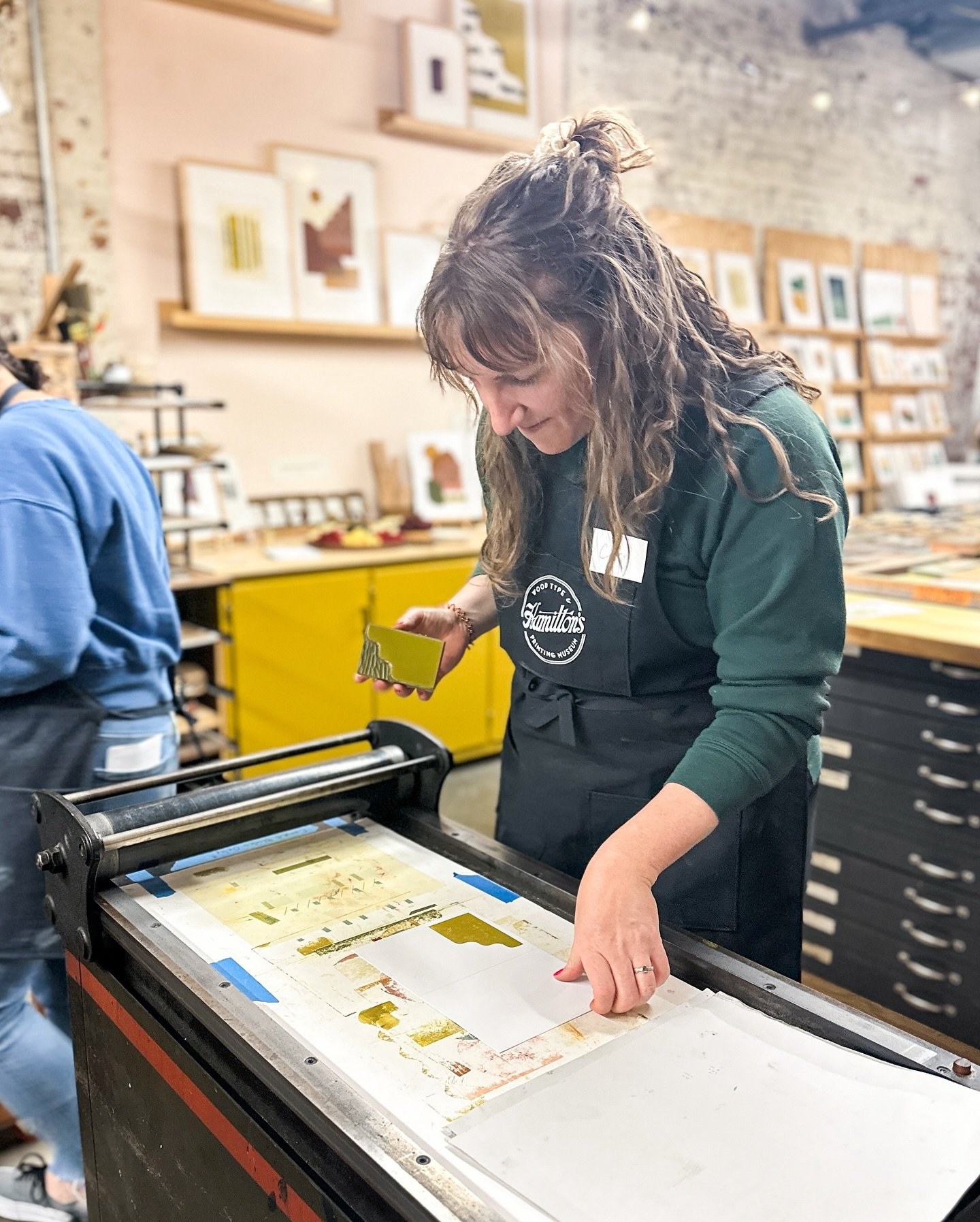 Im still out of town enjoying the Cascades with family, but NEXT THURSDAY I&rsquo;m hosting a Block-Printing Play Workshop at my studio from 6-9pm! 

There are still 3 seats left and I&rsquo;d love for you to join us! My next public workshop isn&rsqu