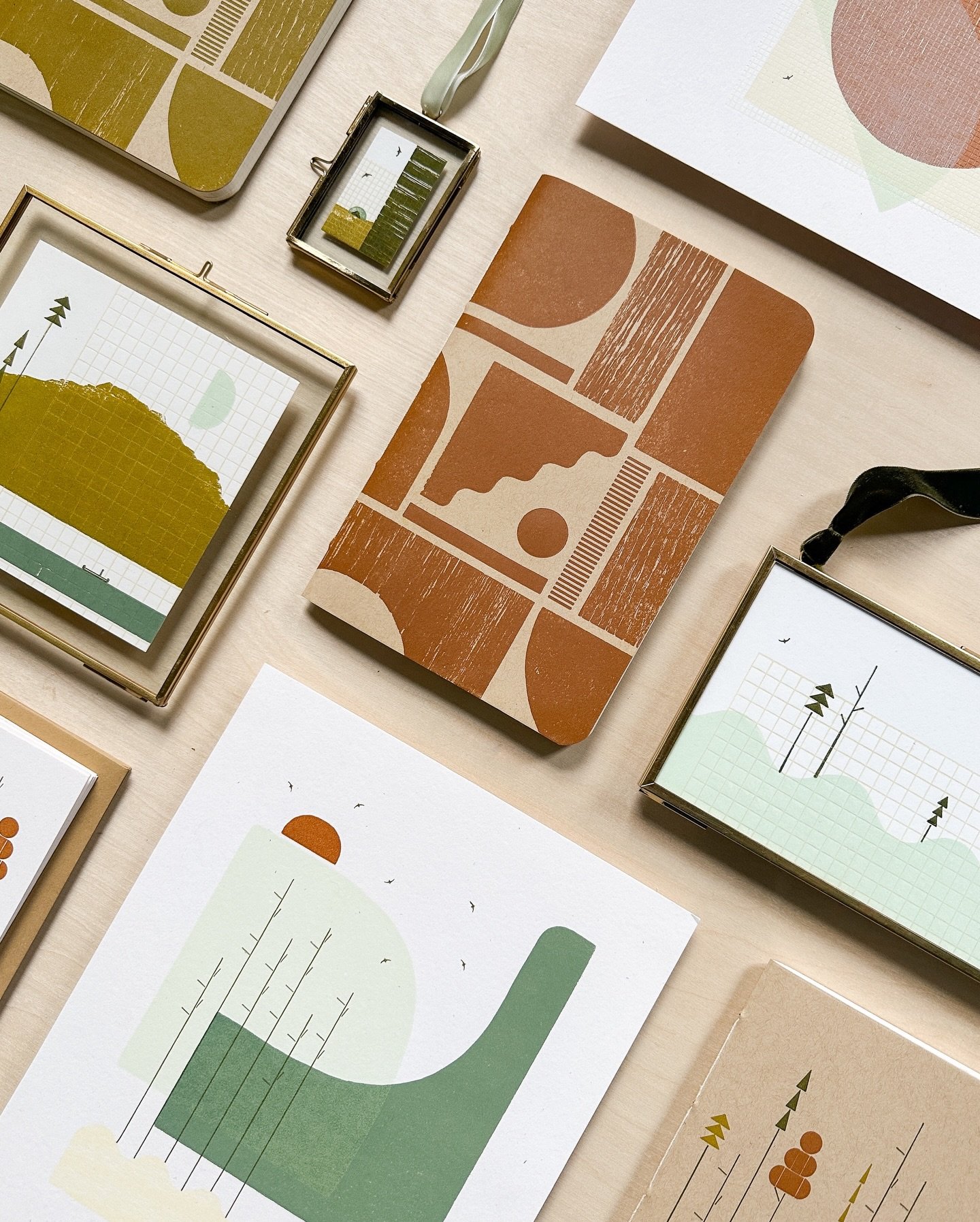 It&rsquo;s the LAST DAY of the Annual Seconds Sale 📣📣📣 and a whole bunch of seconds and samples one-of-a-kind Large &amp; Petite Prints were just added to the sale! 
⠀⠀⠀⠀⠀⠀⠀⠀⠀
This is the only time of year you&rsquo;ll see my original pieces this 