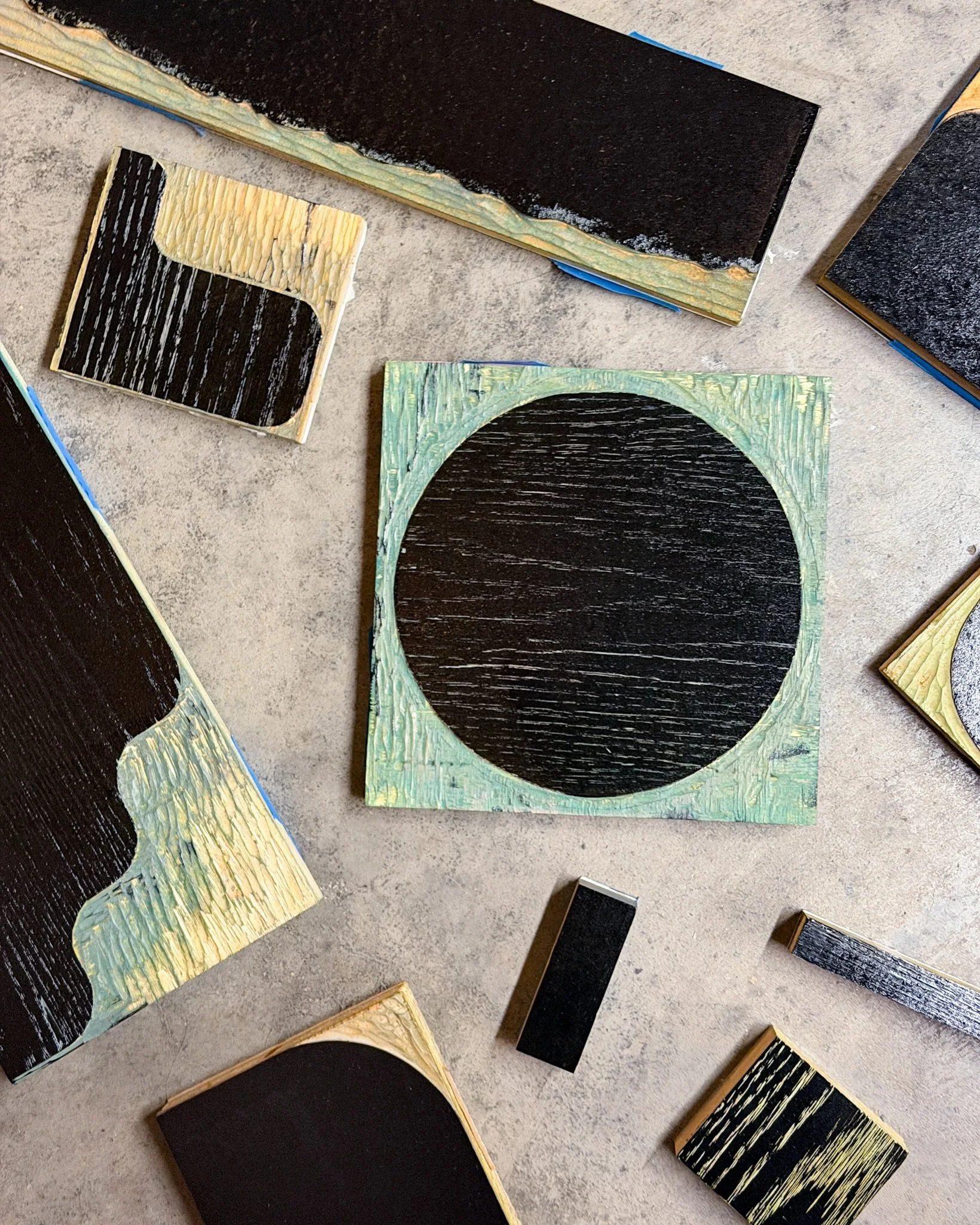 Today in my newsletter &amp; on my blog, I&rsquo;m sharing about my process digitizing letterpress prints &amp; building compositions in Photoshop for my annual Landscapes Calendars.👀✨

Calendar preorders close in one week on November 4th at midnigh