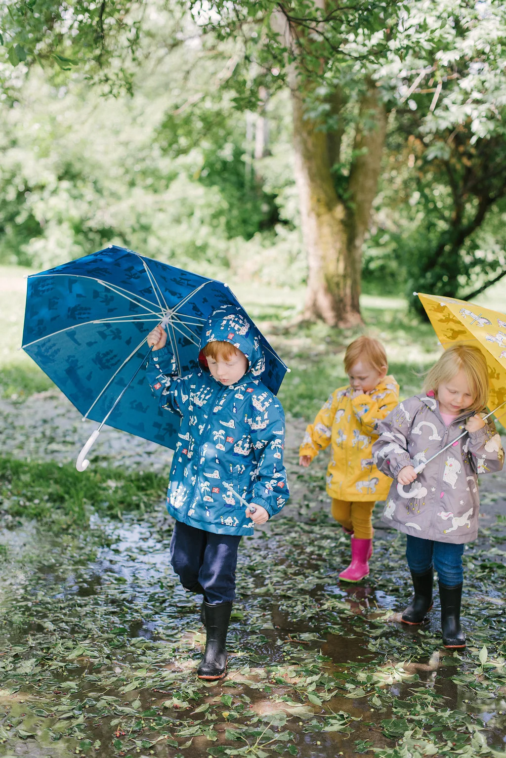 Holly & Beau: Magic Raincoats | @MegOsburnPhoto