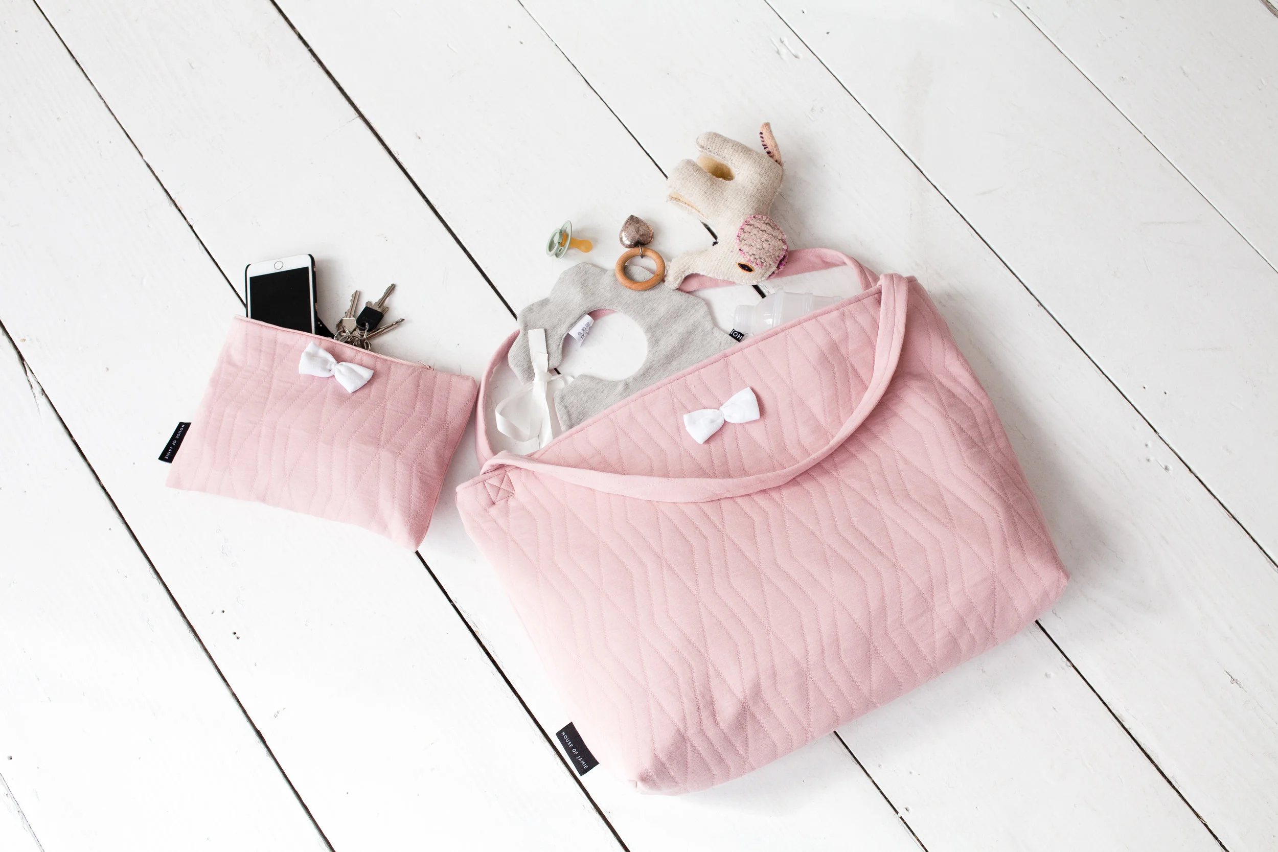 HouseofJamie-OntheGoBag-GeoPink4.jpg