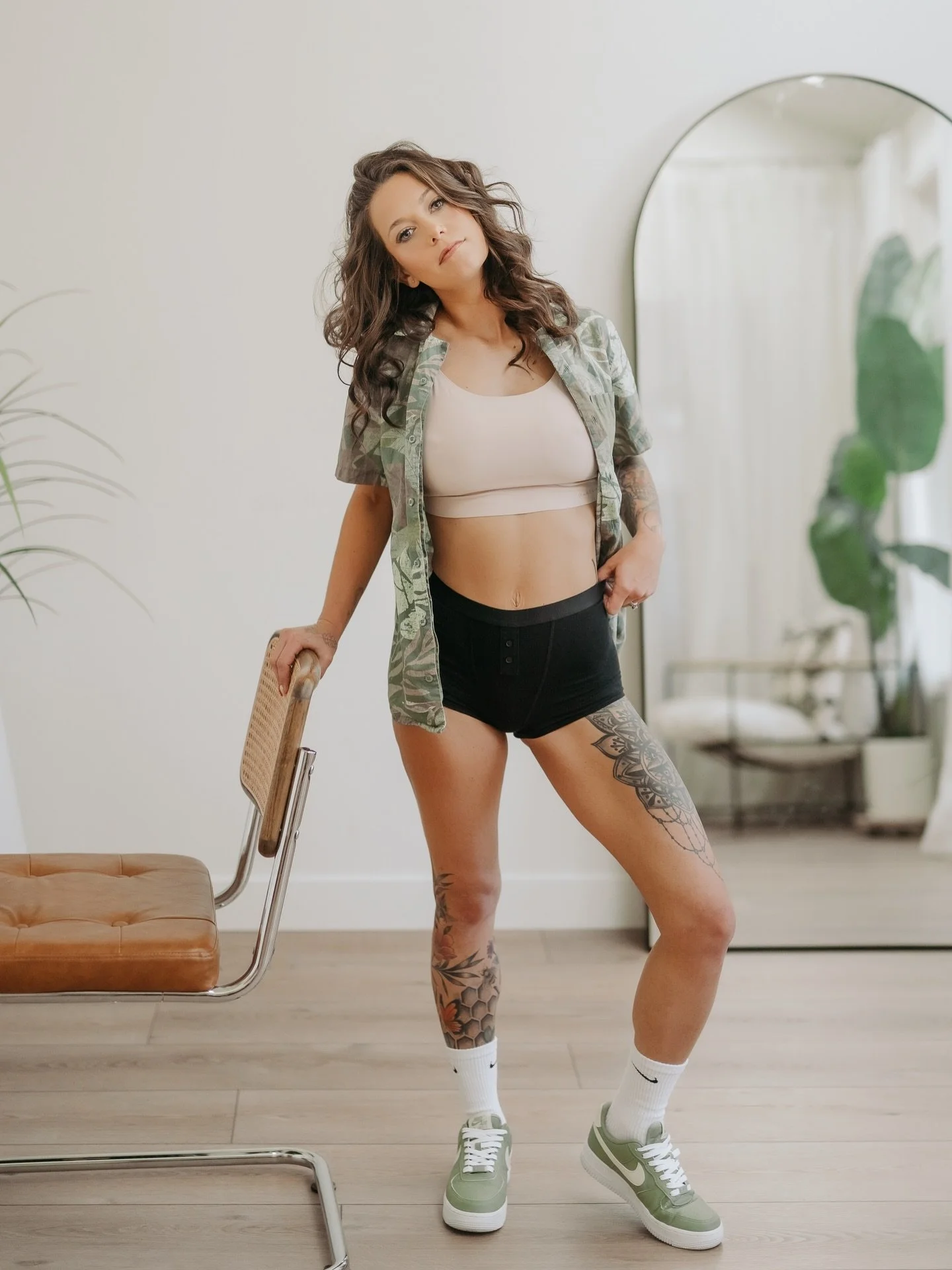 FYI: Lingerie not required. Also, you can totally door dash socks to your shoot. 😉

MUA: @beautybysarahw 
Hair Styling: @tylers_hair_world