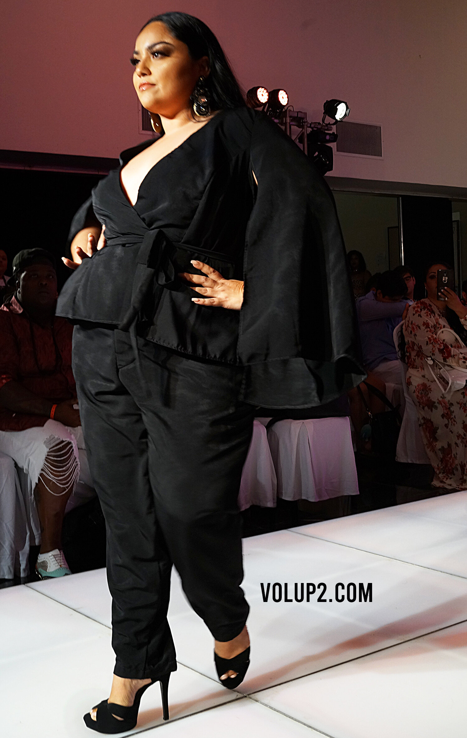 More Runway From The Curvy Fest! Photos by Velvet d'Amour — VOL•UP•2