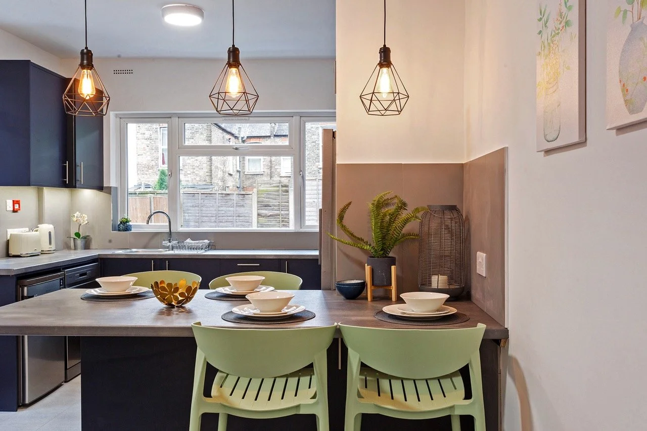 22HR_KitchenLightsBreakfast Large.jpeg