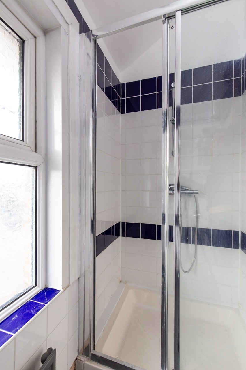 131QD_Shower Large.jpeg