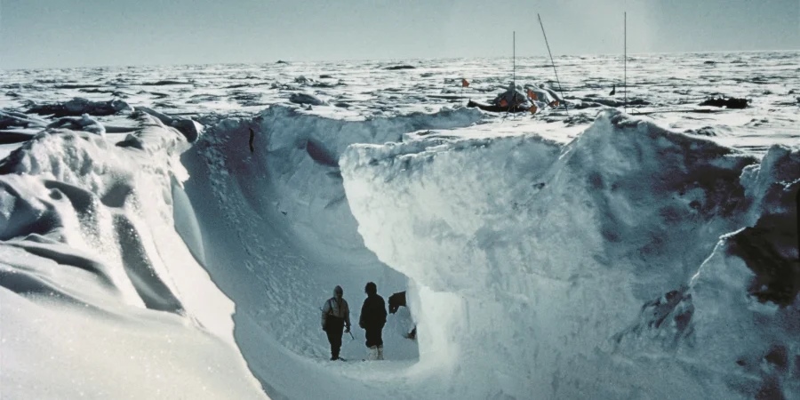 Fierce winter winds carved a gully behind the hut at Shackleton © The George Lowe Collection