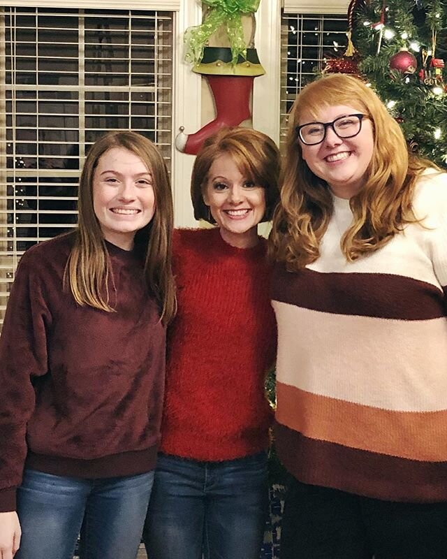 It doesn&rsquo;t quite feel like the holidays until the annual Burnett Christmas Party! Love getting time with my favorite tiny humans! ❤️ (Only missing our @alina_drea13 this year)