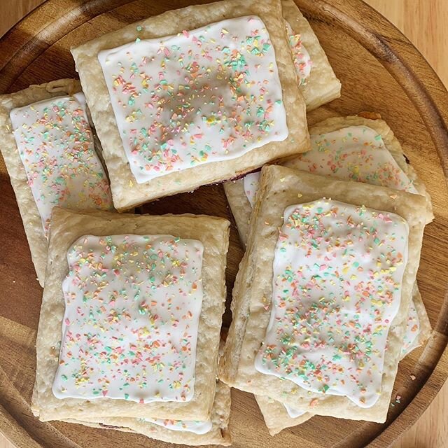 Newest quarantine obsession: @bonappetitmag series Gourmet Makes...had a lot of fun tackling their homemade strawberry Pop-Tart recipe this week! Homemade sprinkles are my new favorite thing for sure! 👩&zwj;🍳💜 #gourmetmakes #bonappetit