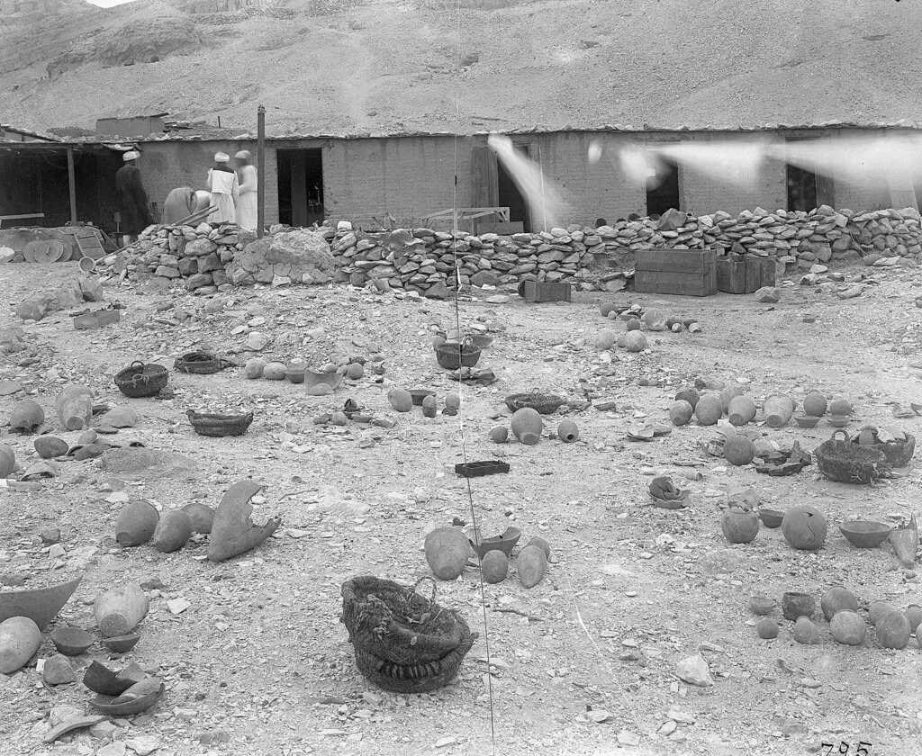 Constructing Space and Place: Early 20th century Mapping Practices at the Predynastic Cemetery of Mesa'eed