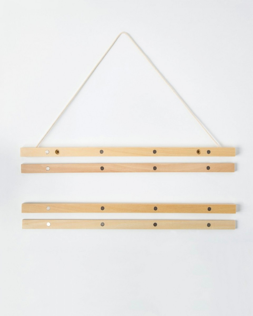 Thabto_Magnetic_Hanging_Frame_01A_Product zoom.jpg