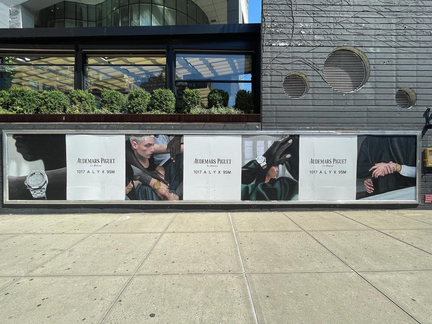 Finished billboard for @audemarspiguet  thanks to our expert artists &amp; @heritageoutdoormedia for the team work. 🤌
.
#handpainted #billboard #advertising