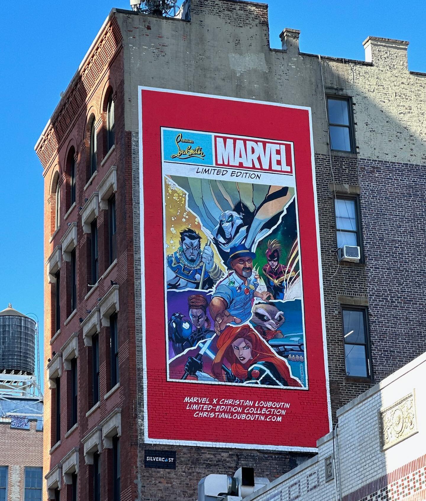 Fun new handpainted billboard for @louboutinworld &amp; @marvel . Thanks again @silvercastmedia &amp; to our amazing artists @deanistheworst &amp; @juliajenkins_ 

#lovewhatyoudo #billboard #murals