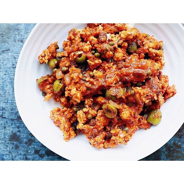 File under &ldquo;fast/easy/interesting meals&rdquo; or &ldquo;thank god I like olives now&rdquo; &mdash; recipe for this turkey picadillo is up today on 600 Acres (link in my bio).