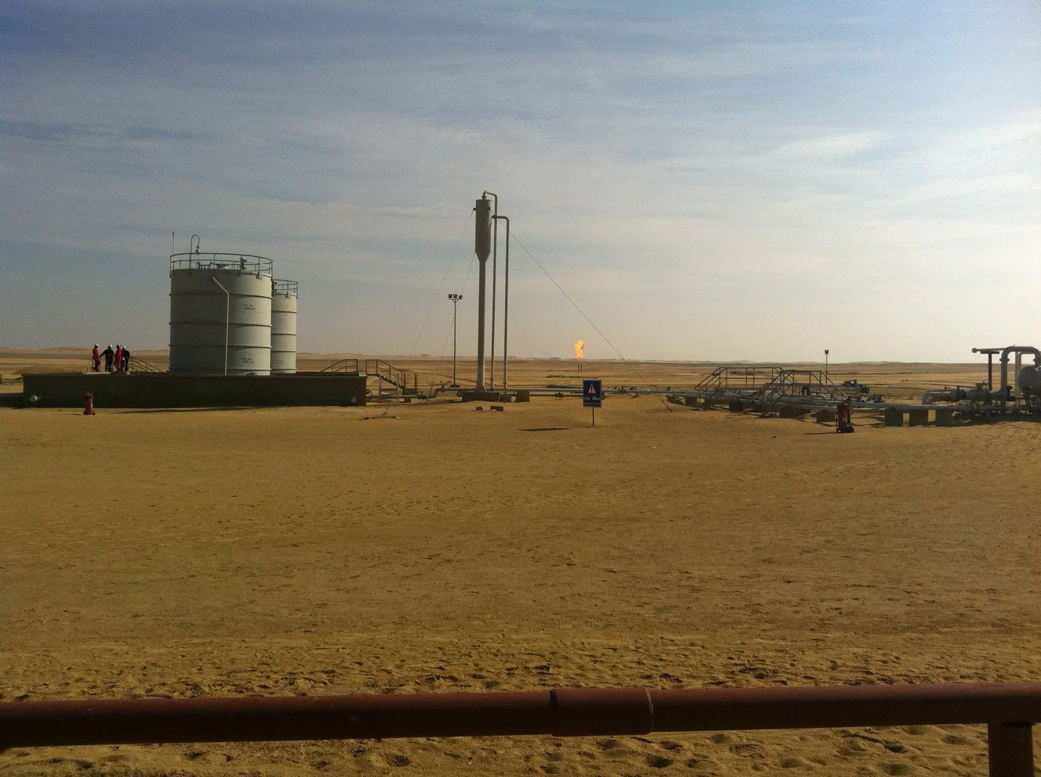 desert-oil-gas-sites.jpg