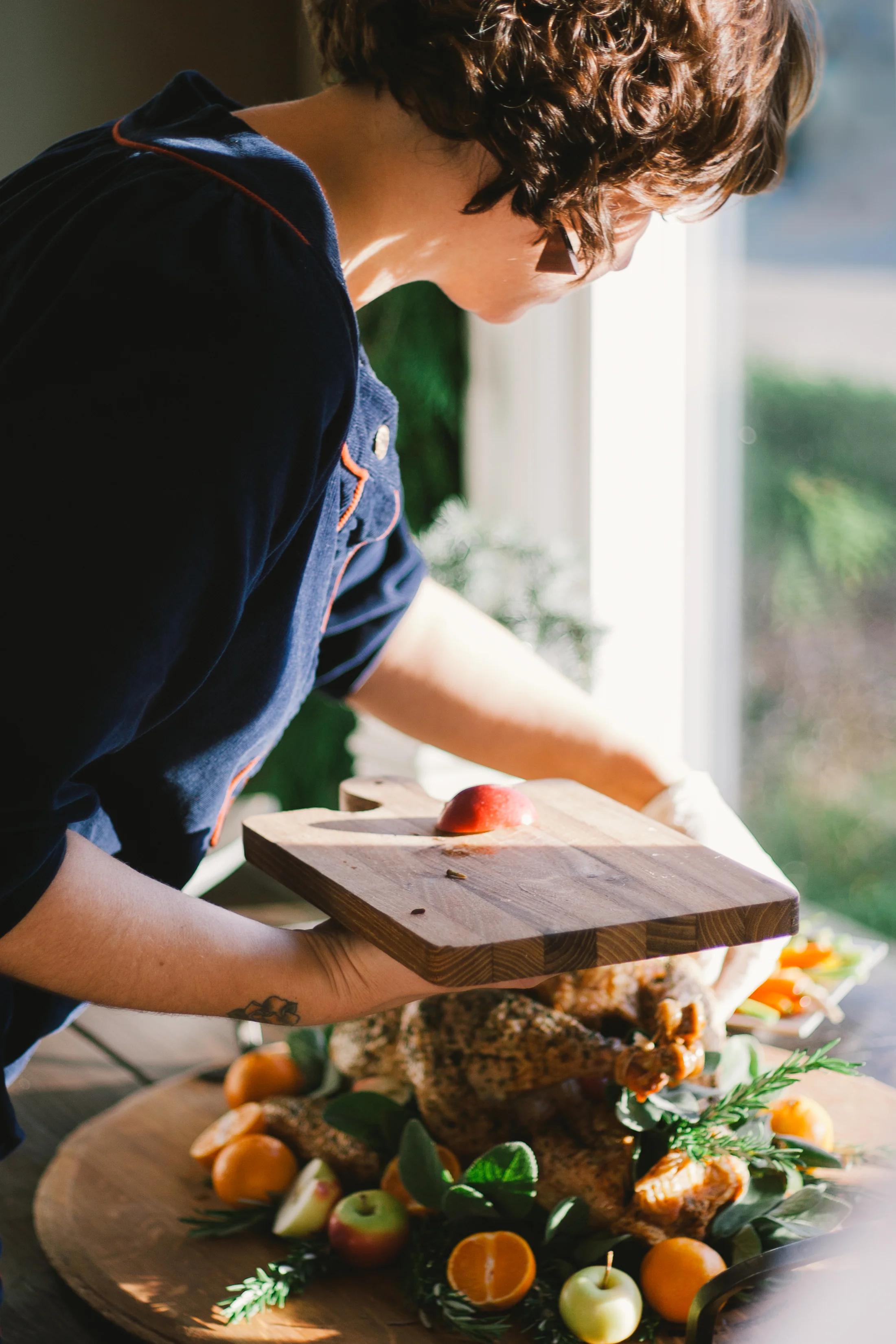 food stylist for a "Friendsgiving" party. photographer: Daniel Volland