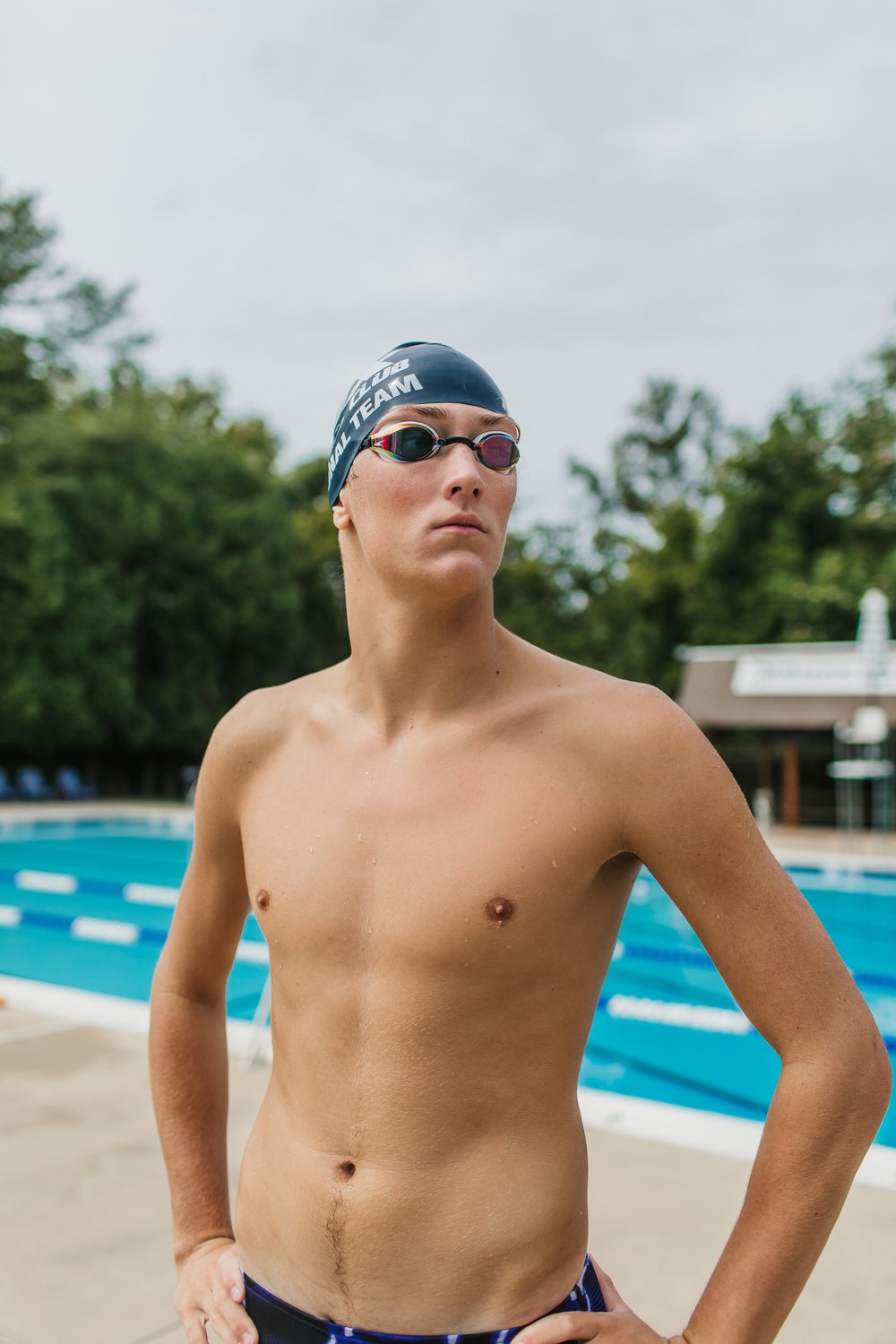 senior-portraits-swim-underwater-23.jpg