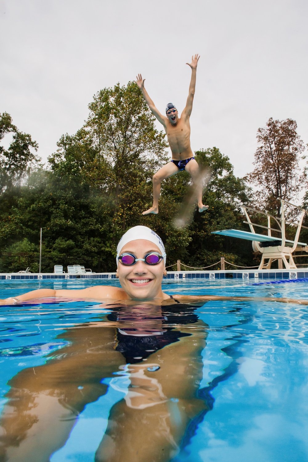 senior-portraits-swim-underwater-25.jpg