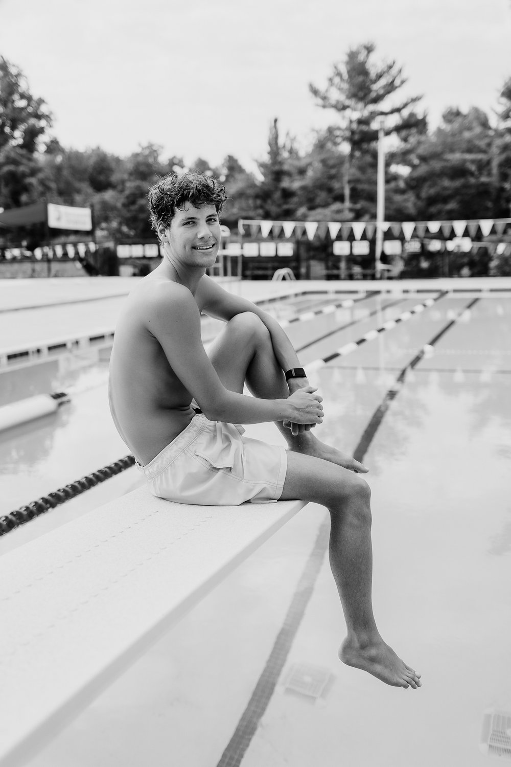 senior-portraits-damascus-swimming-38.jpg