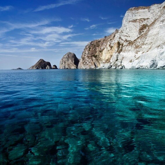 Let the Sea do your social distancing. Get all the benefits without the emotional side effects. #covid19 #sardinia #italy #bluelife #bluemind #blue #release #yachtlife #sailing #sailinglifestyle #sailingadventures #meditation #meditate #socialdistanc