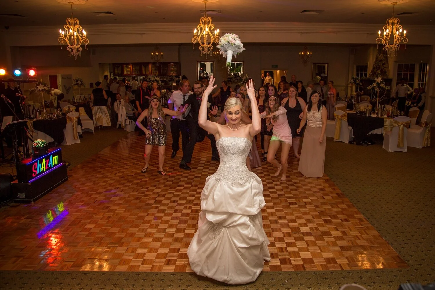 bride-throws-the-bouquet.jpg