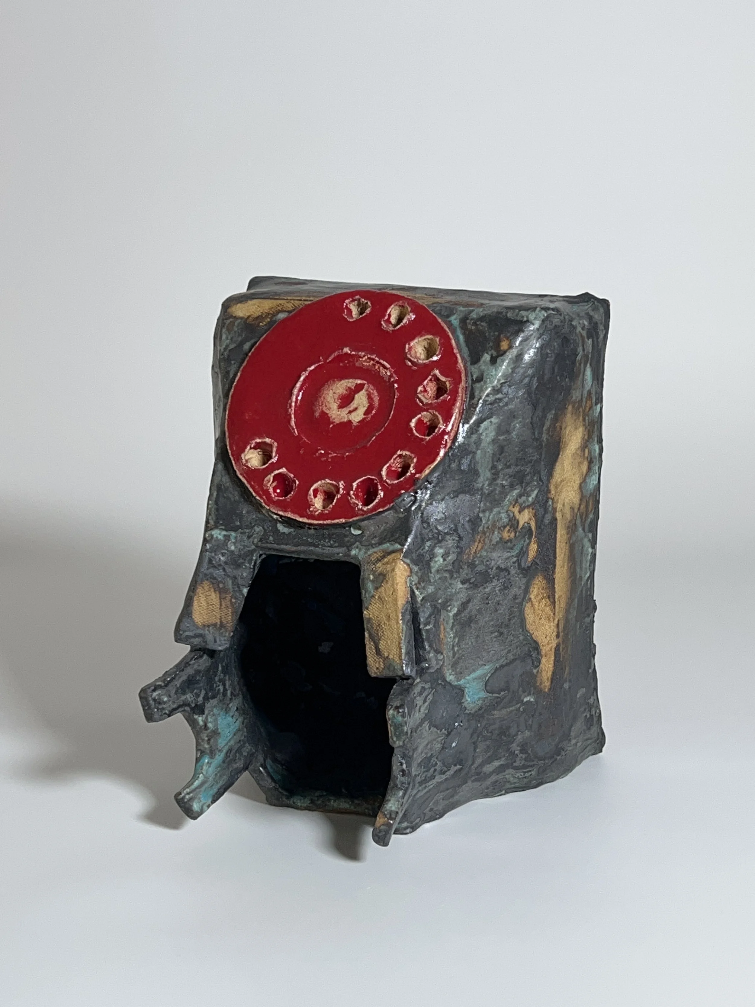  Pronto  2022  Glazed ceramics&nbsp;  9 x 8 x 7 inches 