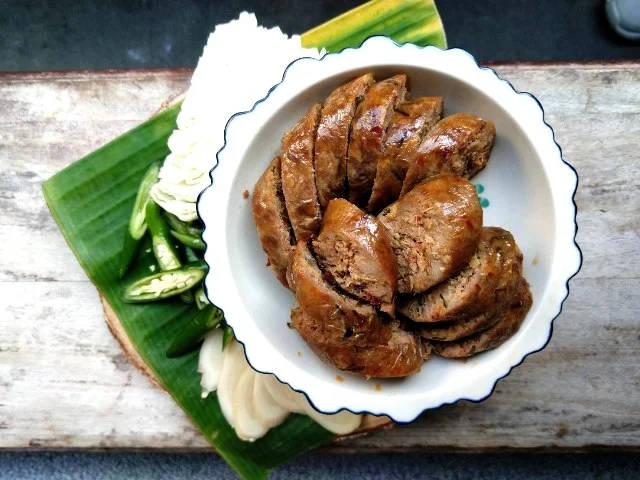 %E6%B3%B0%E5%8C%97%E9%A6%99%E6%96%99%E9%A6%99%E8%85%B8Northern+Thai+spicy+Sausages-2.jpg