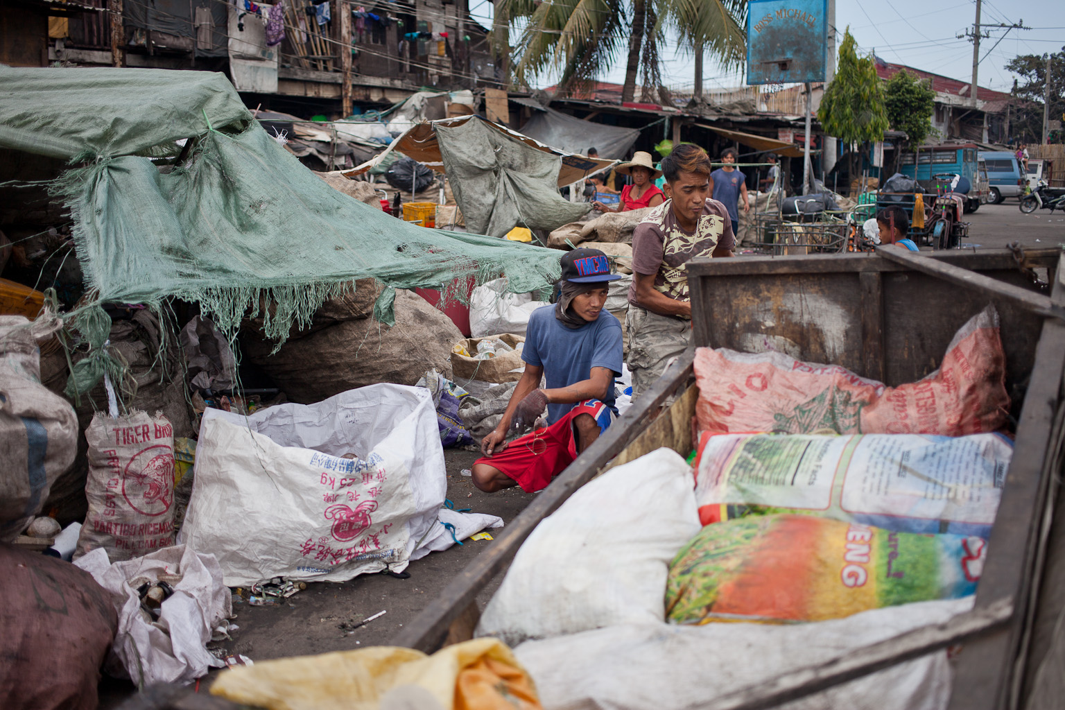 Tondo-slum-20.jpg