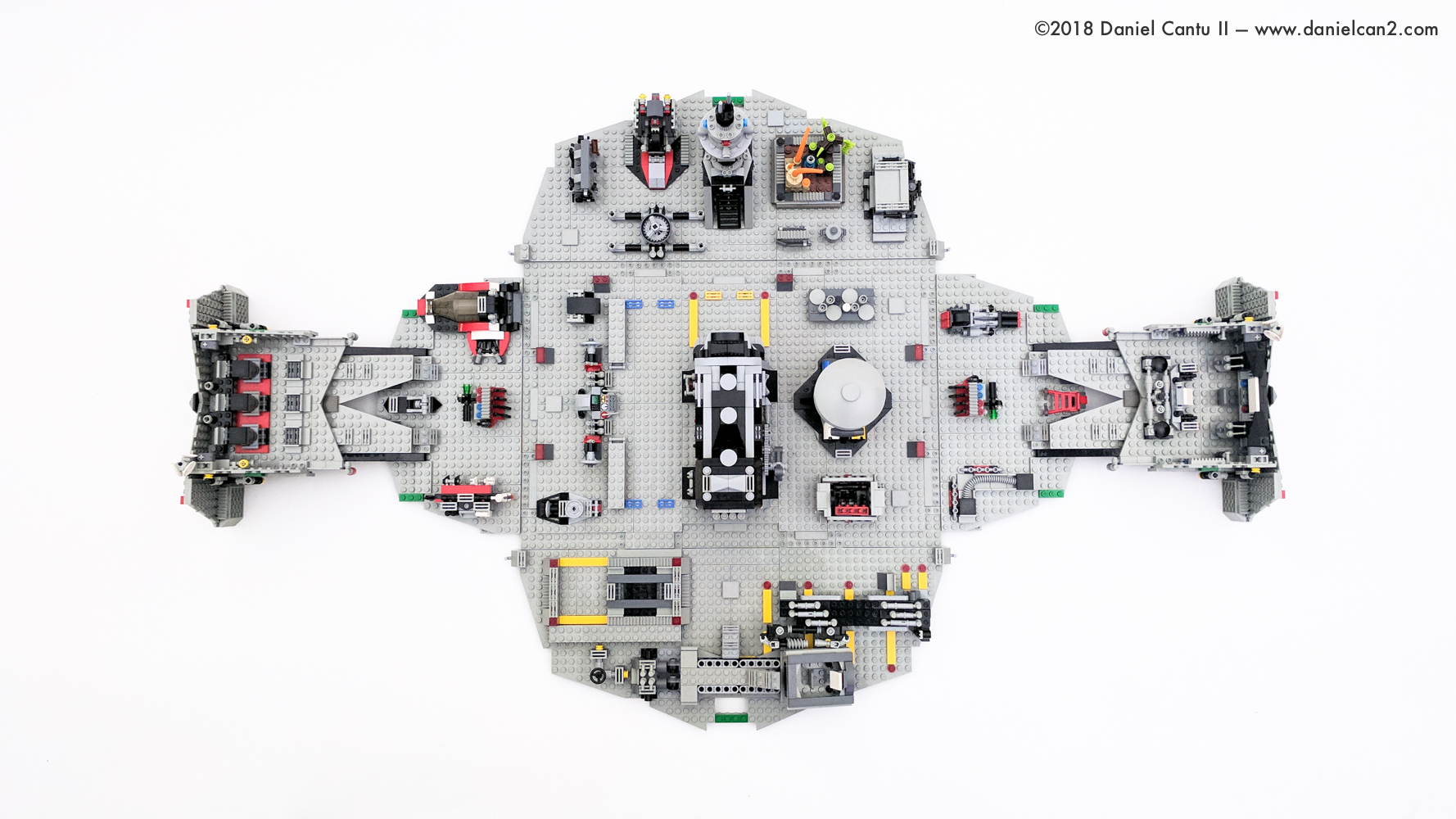 LEGO-Mobile-Fortress-1.jpg